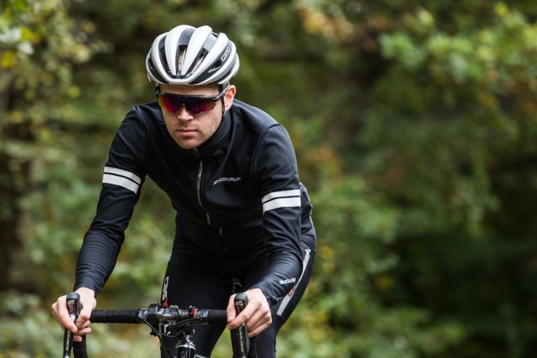 Reasons All Bikers Should Wear Cycling Clothes